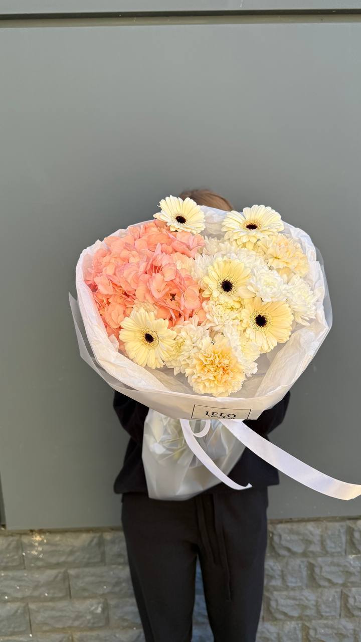 Букет "Томное молчание" с доставкой в Адлере