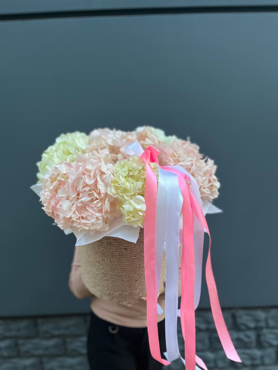 7 гортензий в кашпо в Адлере