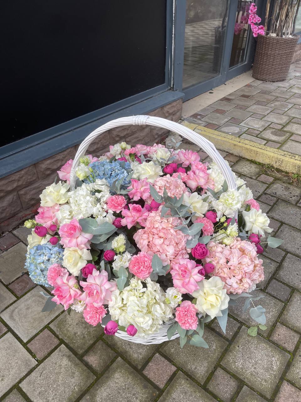 Цветочная корзина №3 в Адлере