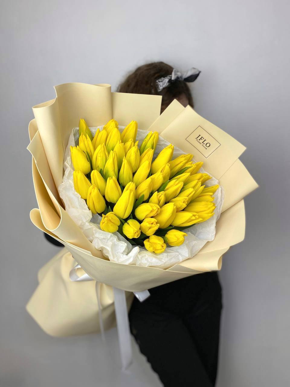 51 жёлтый тюльпан в Адлере