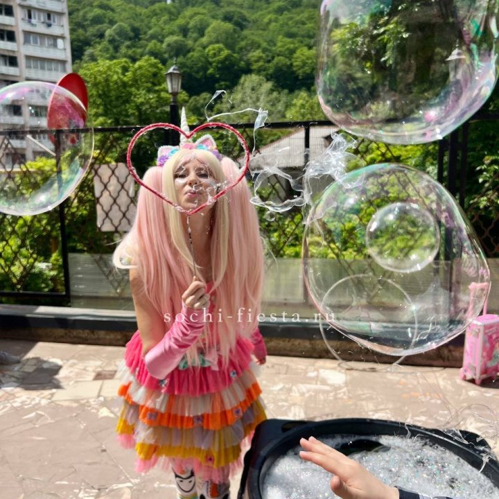 Шоу мыльных пузырей в Адлере