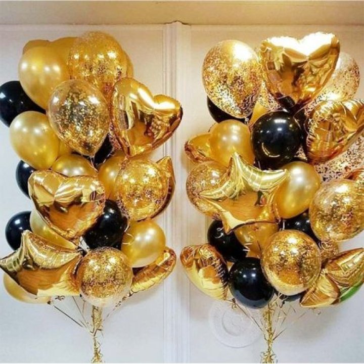 Фонтан шаров "Чёрное золото" в Адлере