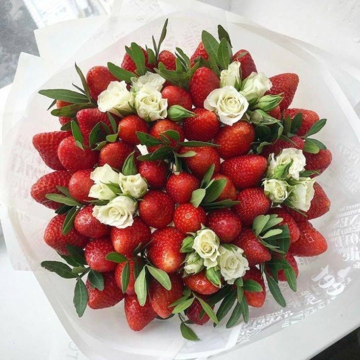 Клубника со сливками №2 в Адлере