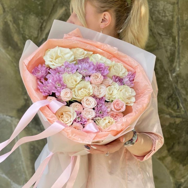 Авторский букет "Lucrecia" в Адлере