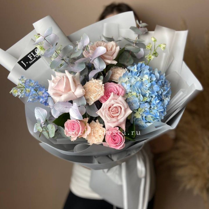 Букет с гортензией № 4 в Адлере