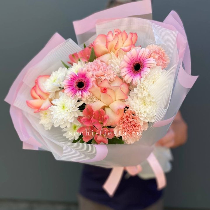 Яркий букет "Spring evening" в Адлере