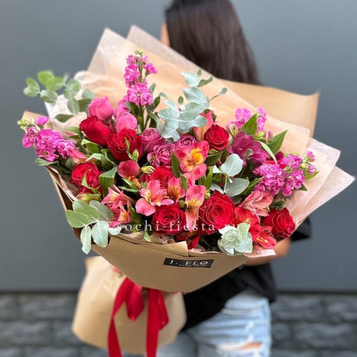 Дизайнерский букет №3 в Адлере