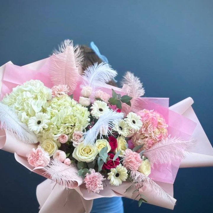 Дизайнерский букет "Валенсия 2" в Адлере