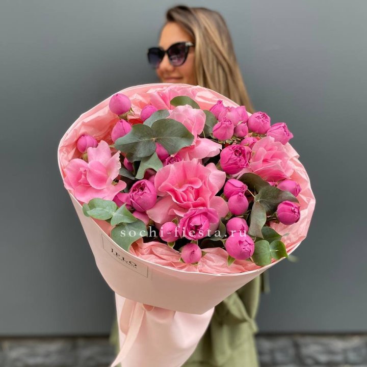 Букет "Taleira" с доставкой в Адлере