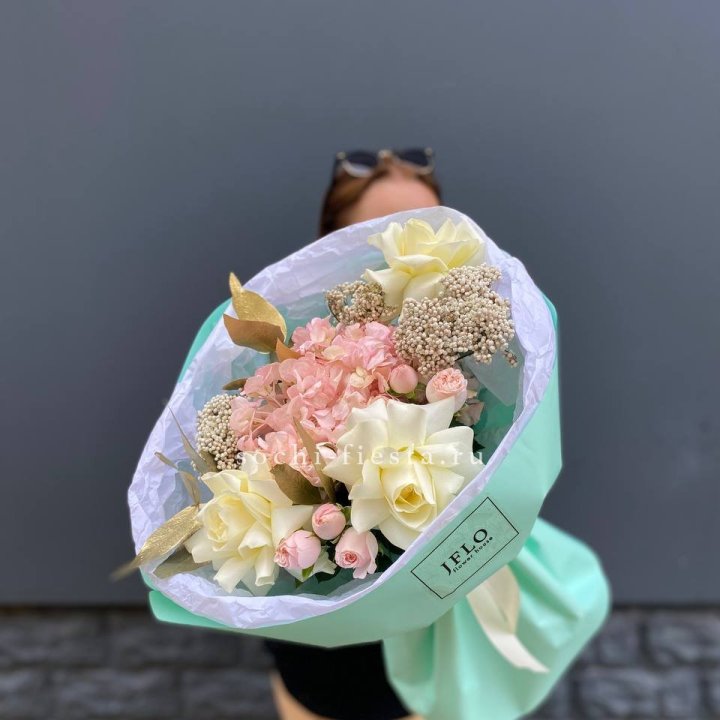 Букет "Белые ночи" в Адлере