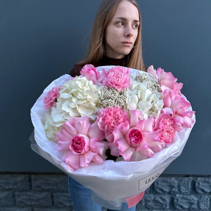 Букет "Нежное сияние" с доставкой в Адлере