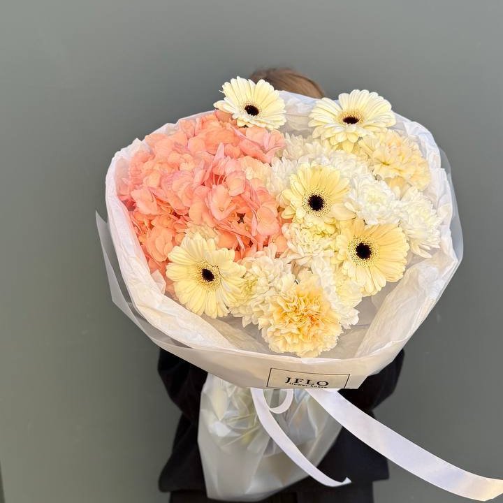 Букет "Томное молчание" в Адлере