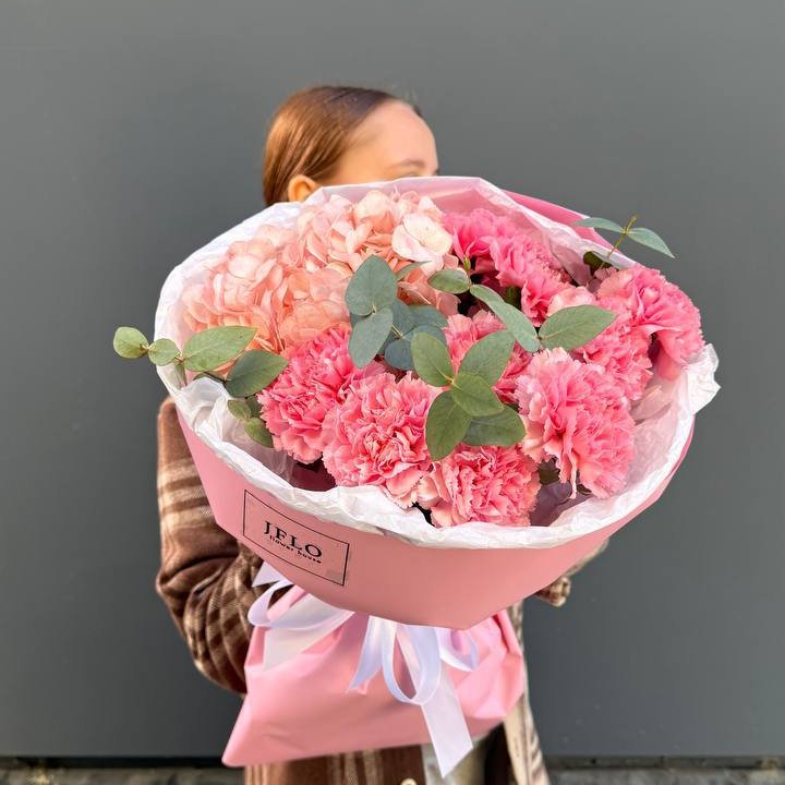 Дуо диантусы и гортензия в Адлере