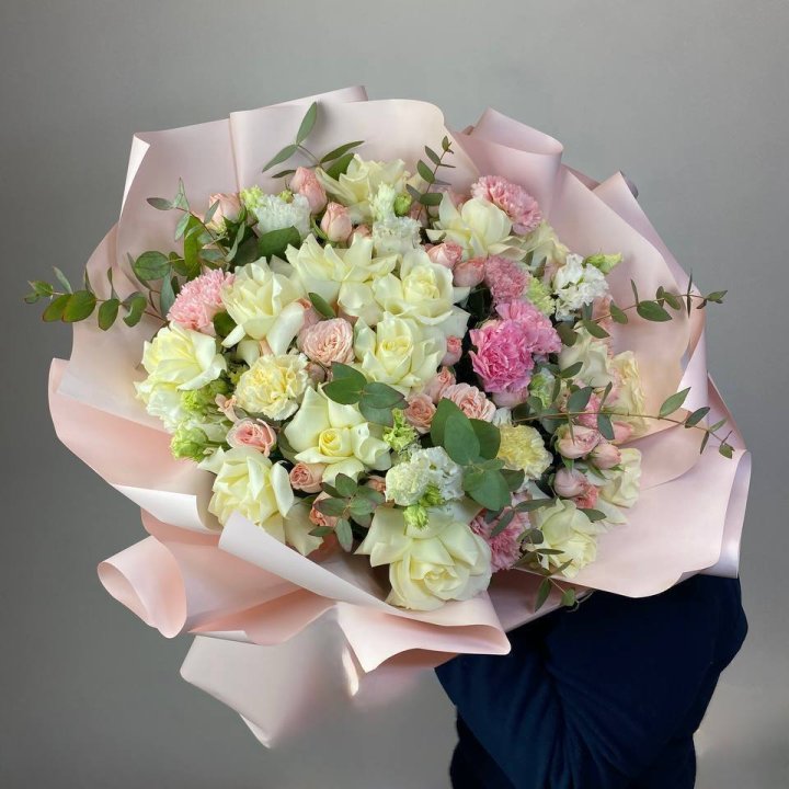 Букет "Джулия" с доставкой в Адлере