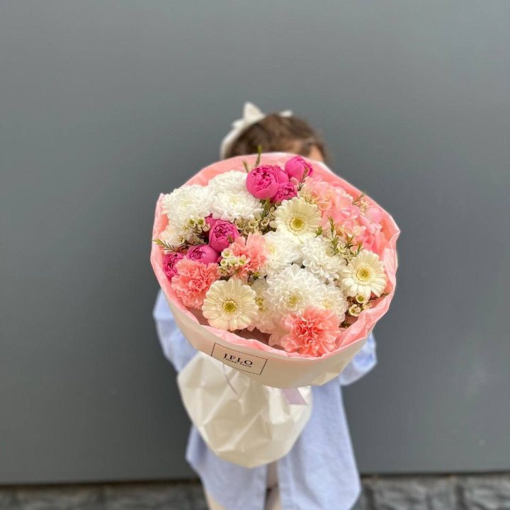 Букет "Лилиана" с доставкой в Адлере