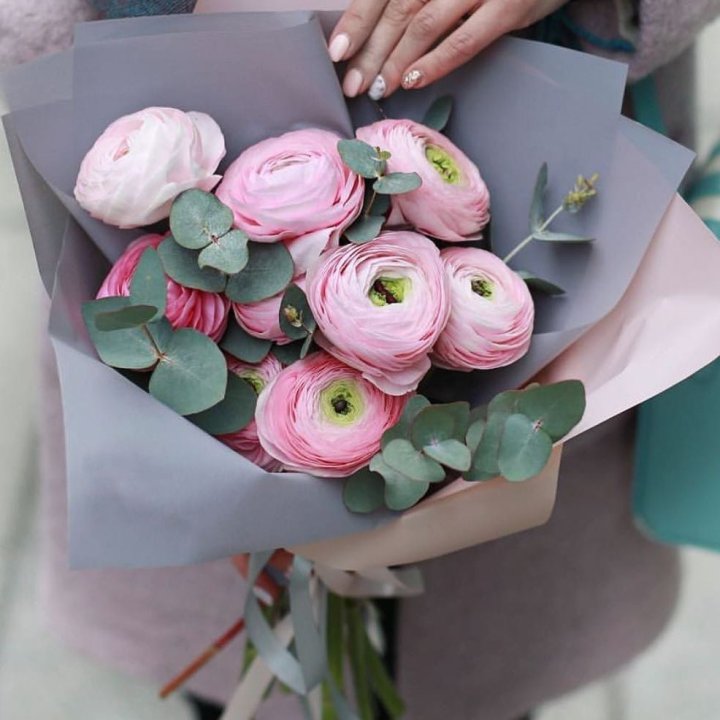 Ранункулюсы с эвкалиптом №1 в Адлере