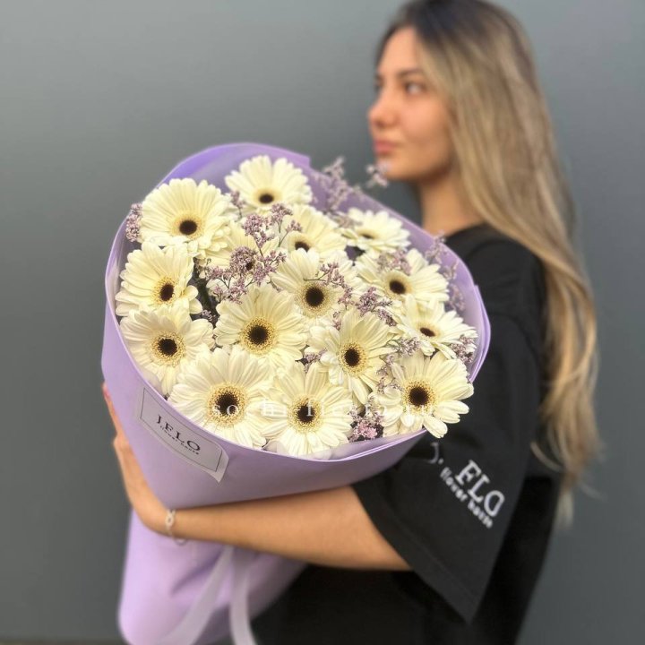 Букет голландских гербер "Лавандер" с доставкой в Адлере