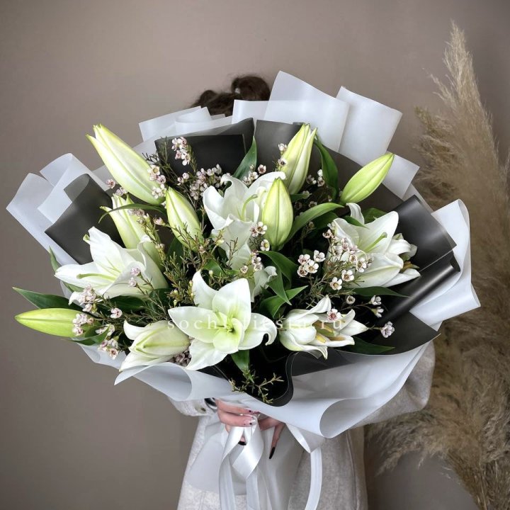 Букет лилий Снежная королева в Адлере