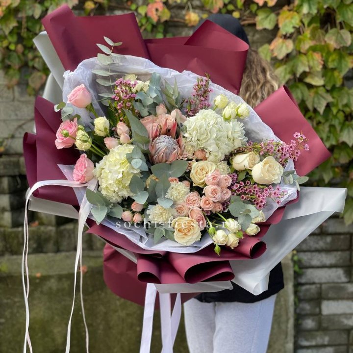 Авторский букет с протеей №1 в Адлере