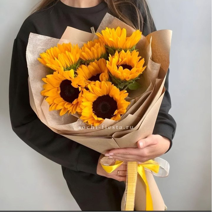 Букет из подсолнухов в Адлере