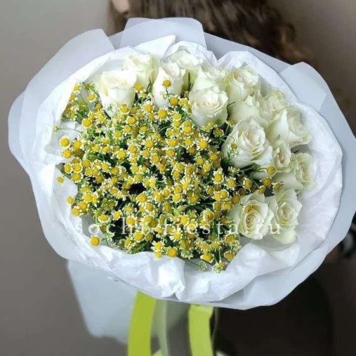 Букет ромашек и роз "Полина" в Адлере