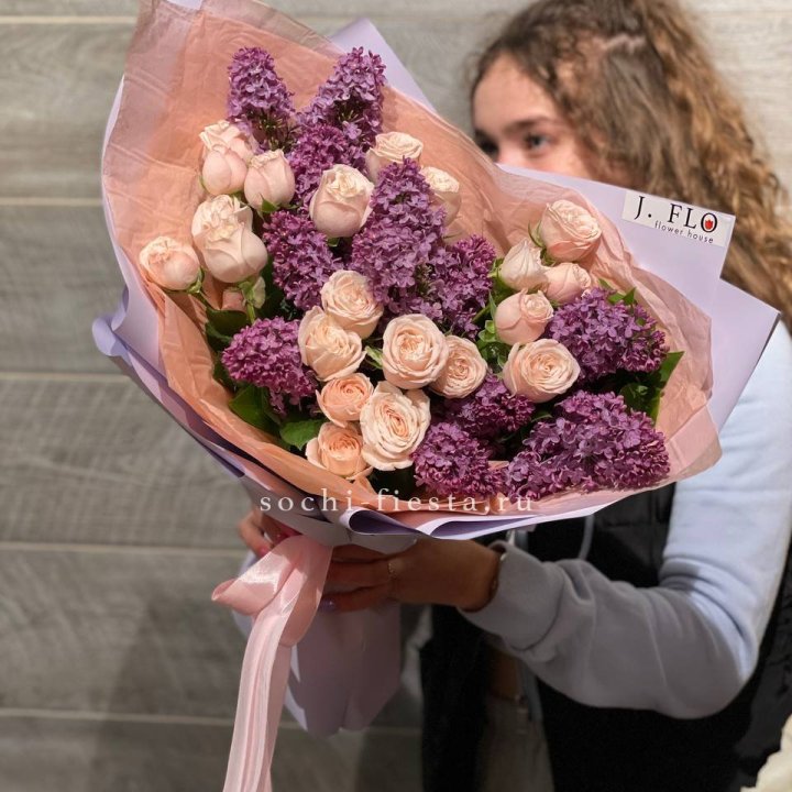 Букет "Лиловая весна" в Адлере