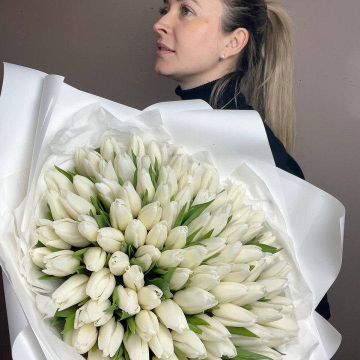 101 белый тюльпан №2 в Адлере