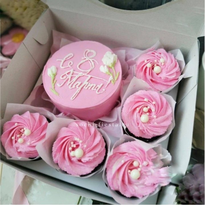 Капкейки и бенто-торт "8 марта!" в Адлере