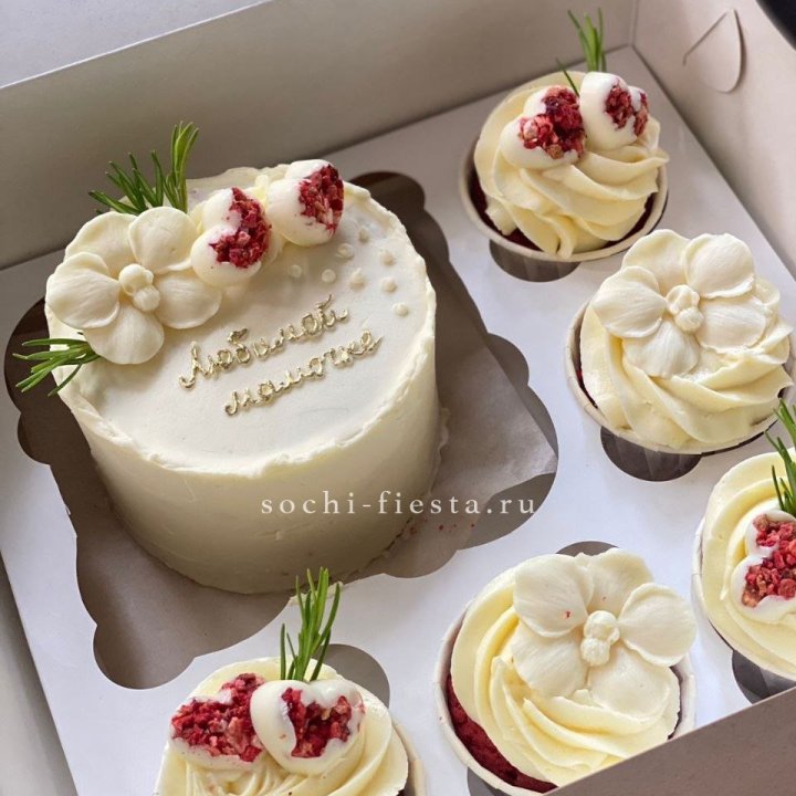 Капкейки и бенто-торт "Мамочке" в Адлере