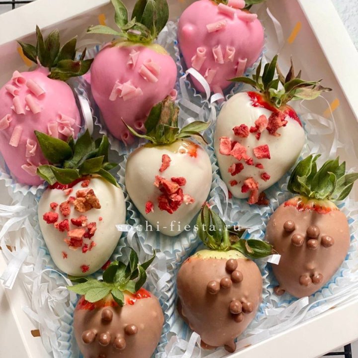 Клубника в шоколаде 9 ягод в Адлере
