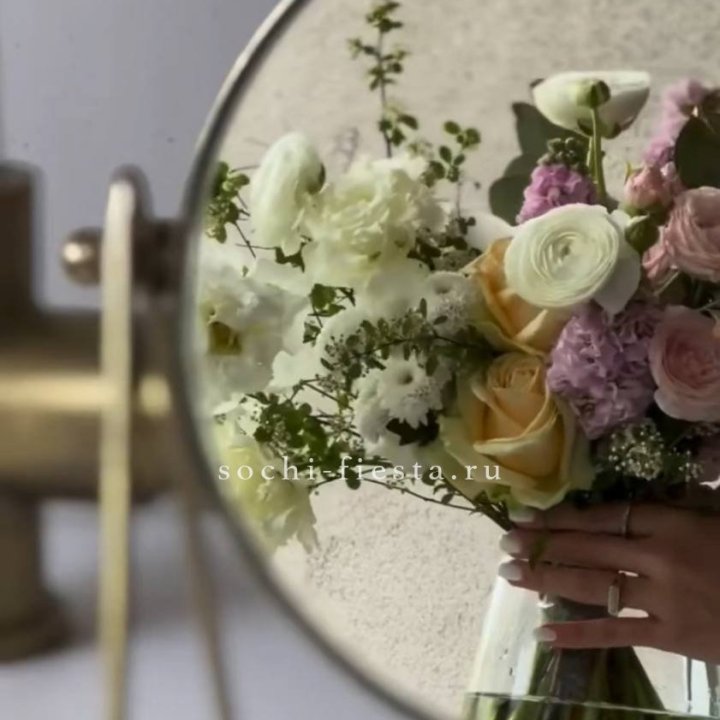 Цветочная подписка Пакет M в Адлере