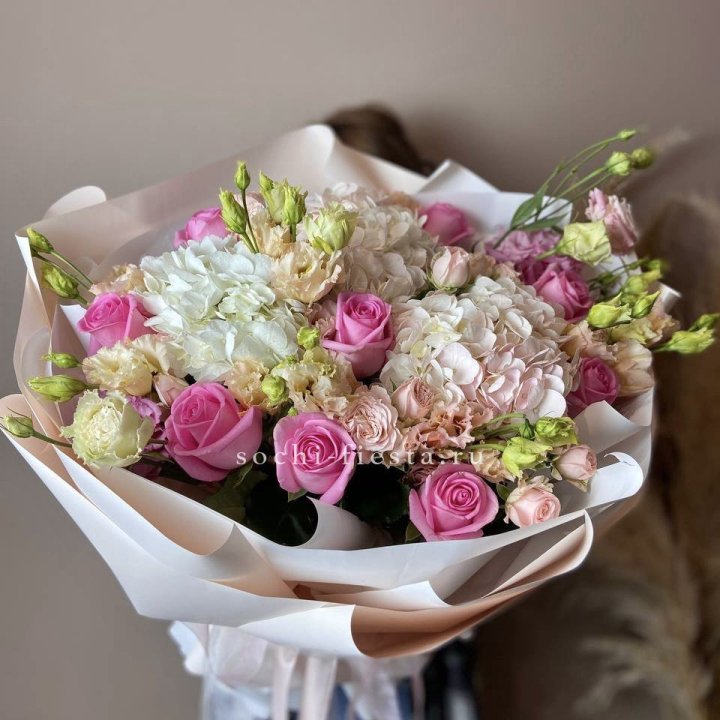 Дизайнерский букет "Каролина" в Адлере