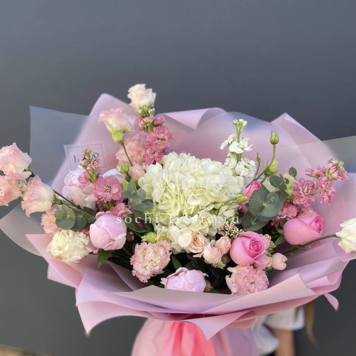 Дизайнерский букет Flamingo в Адлере