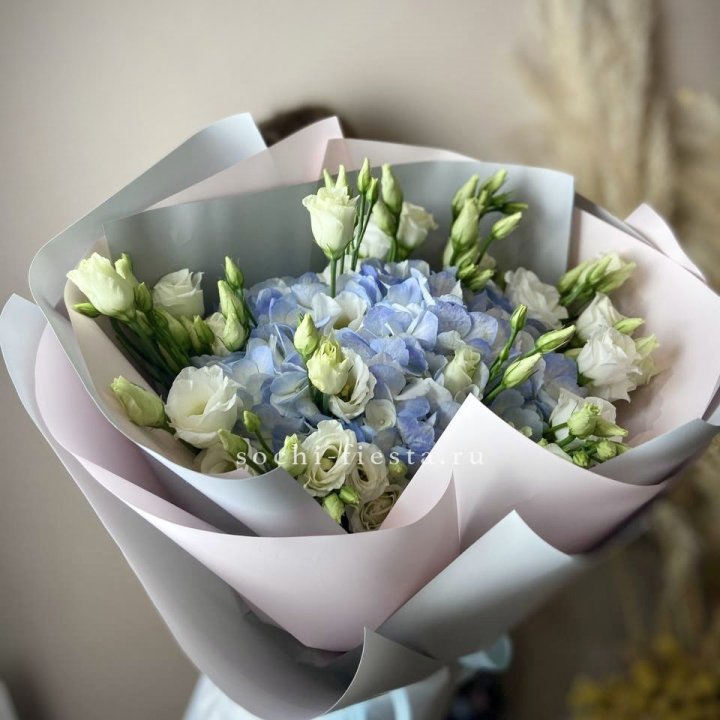 Букет с гортензией "Адель" в Адлере