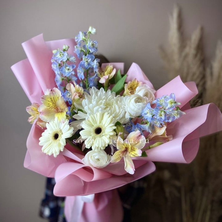 Букет весенний в Адлере
