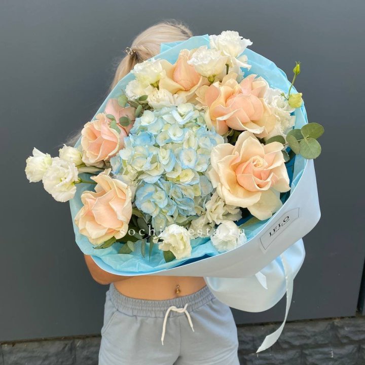 Сборный букет "Голубой закат" в Адлере