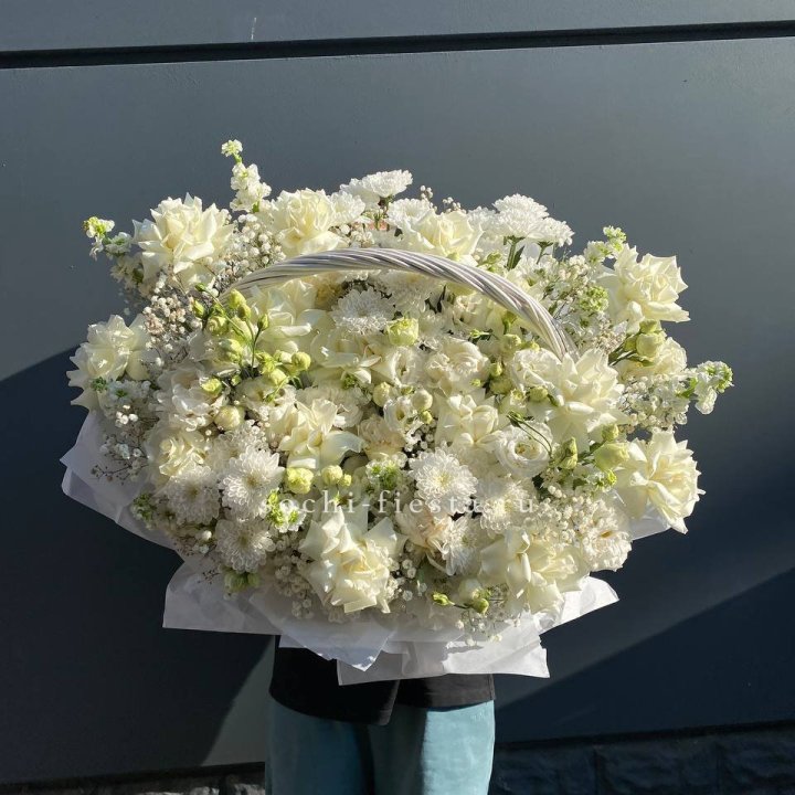 Корзина "Белоснежка" в Адлере