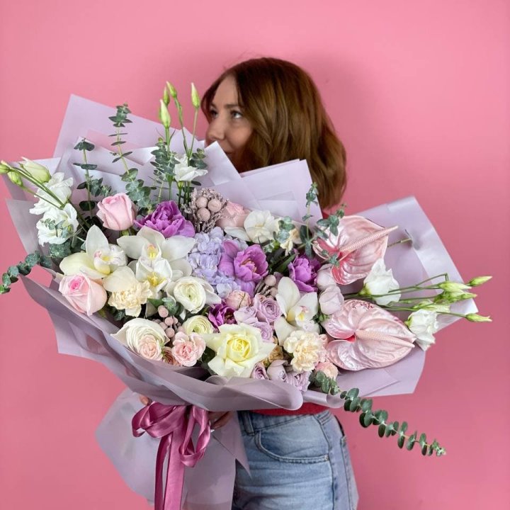 Дизайнерский букет Veronika в Адлере