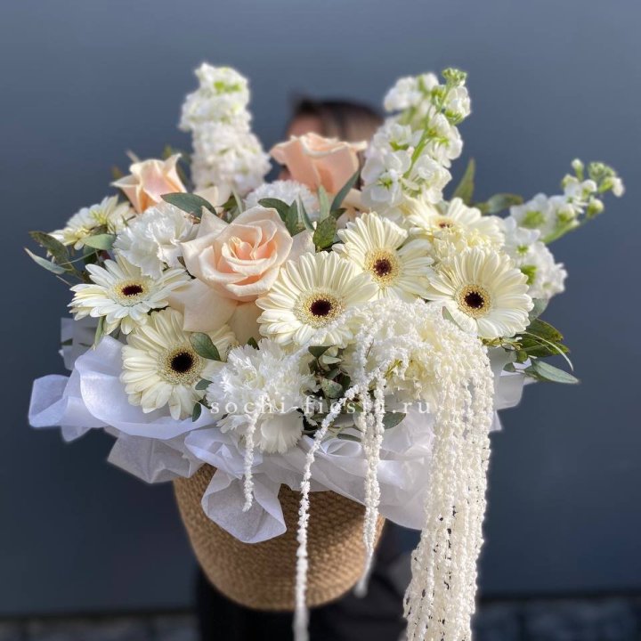 Цветы в джутовом кашпо "Валери" в Адлере