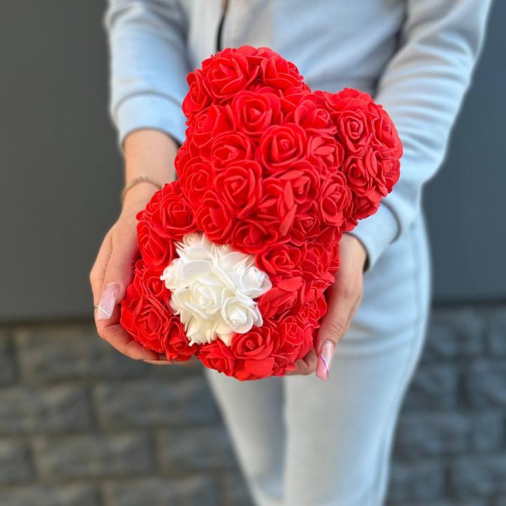 Медведь с белым сердцем в Адлере