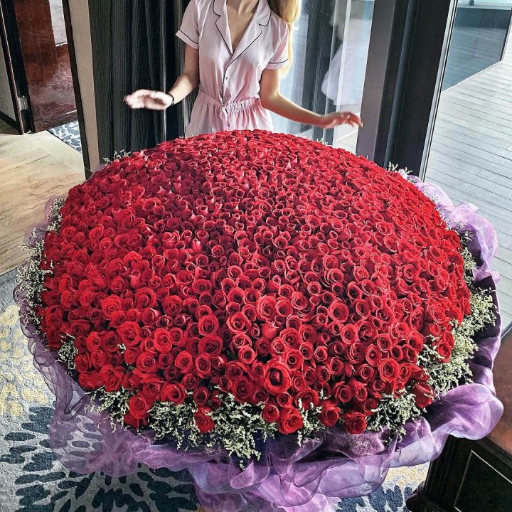 1001 роза в Адлере