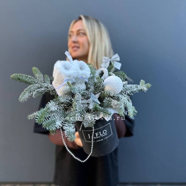 Новогодний бокс "Ботс вайт" в Адлере