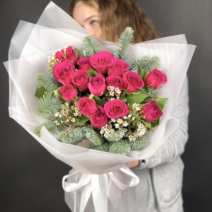 Новогодний букет Елки и Розы в Адлере