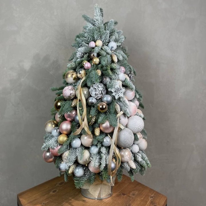 Новогодняя ёлка из веток датского нобилиса в Адлере