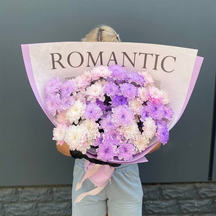 Букет сиреневых хризантем в Адлере