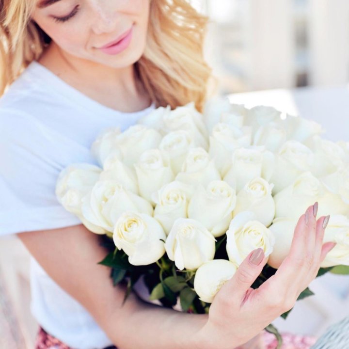 Букет высоких роз "Облака" в Адлере