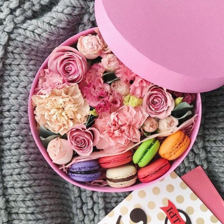 Цветочный бокс пинк в Адлере