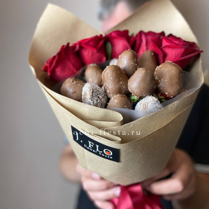 "Тандем с шоколадной клубникой" в Адлере