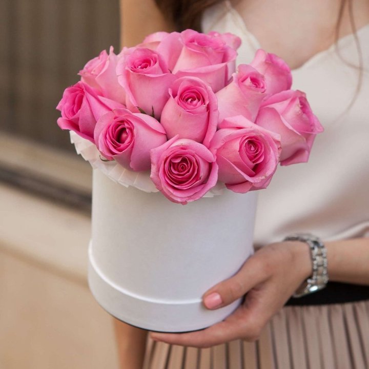 15 роз в боксе Кэтрин в Адлере