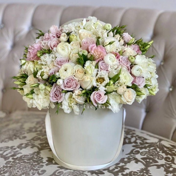 Цветочный бокс "Ловинг" в Адлере